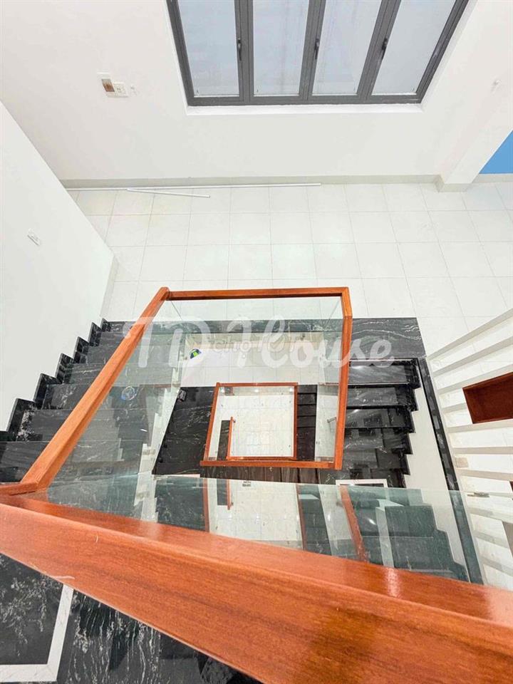 Cho Thuê Nhà 1 Trệt 2 Lầu Sân Thượng Mặt Tiền Nguyễn Văn Lưu KDC Nam L