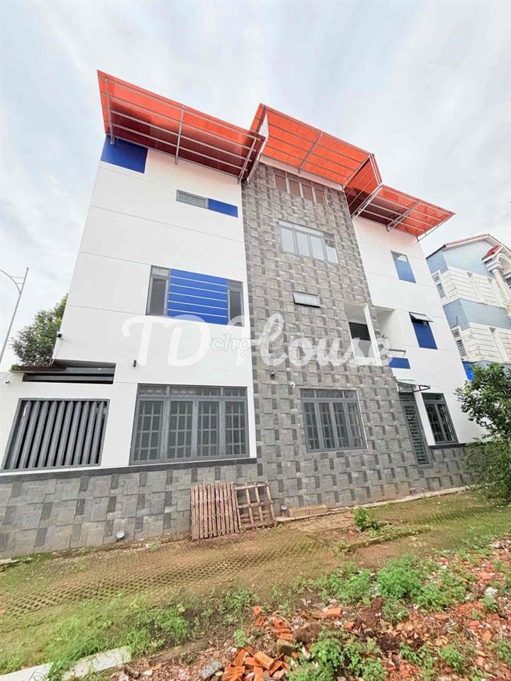Cho Thuê Nhà 1 Trệt 2 Lầu Sân Thượng Mặt Tiền Nguyễn Văn Lưu KDC Nam L
