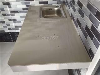 Căn studio ban công riêng, thang máy, nhà mới hoàn toàn cách metro 50m