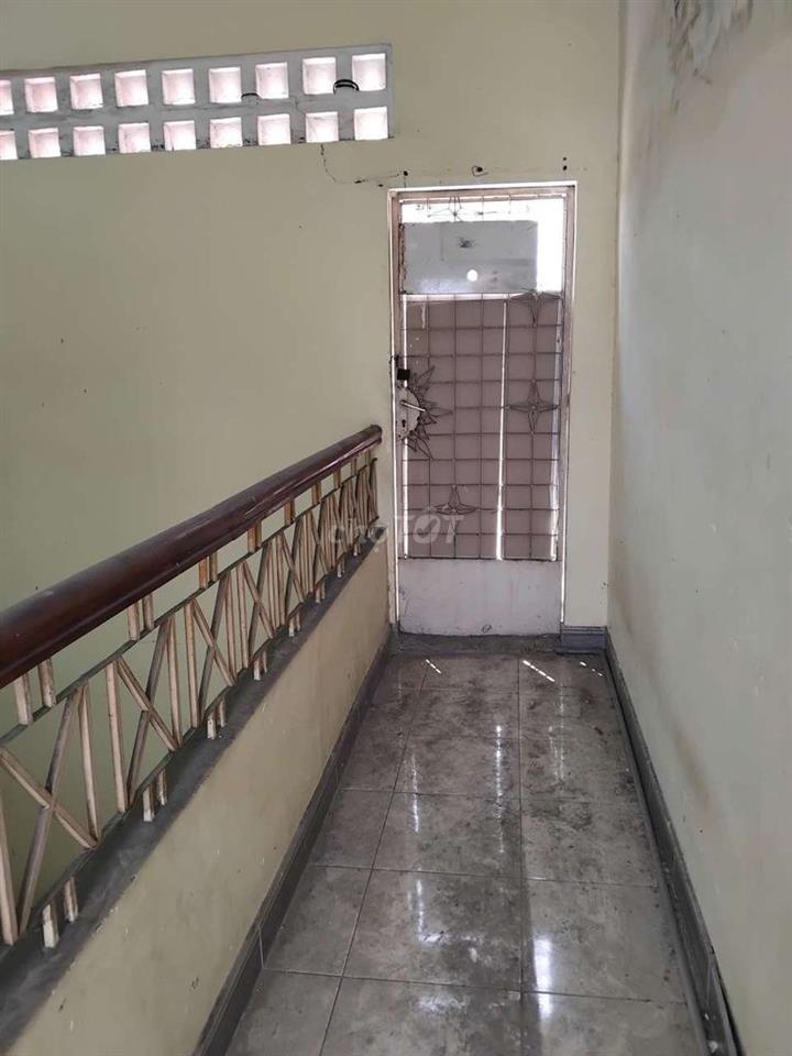 Nhà hẻm xe hơi Trường Chinh q12 dt 4x20m 2 lầu