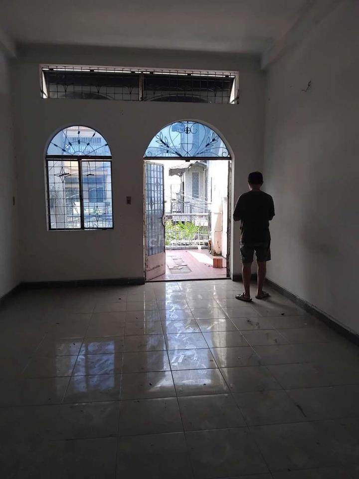Nhà hẻm xe hơi Trường Chinh q12 dt 4x20m 2 lầu