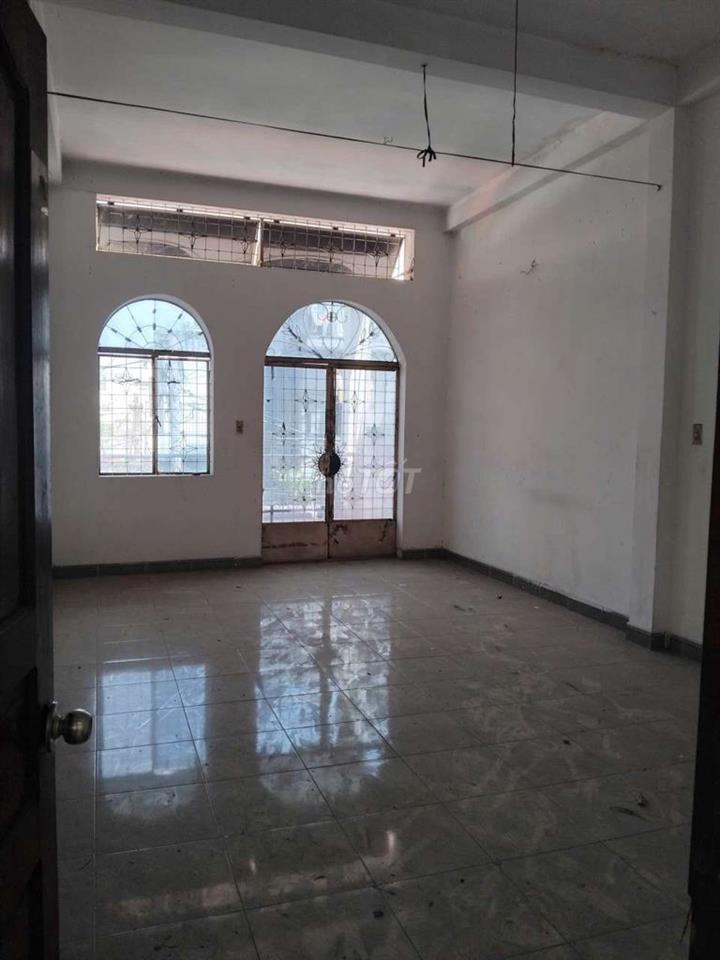 Nhà hẻm xe hơi Trường Chinh q12 dt 4x20m 2 lầu