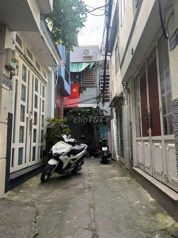 Nhà đúc 1 lững 1 lầu sổ riêng hoàn công Quang Trung