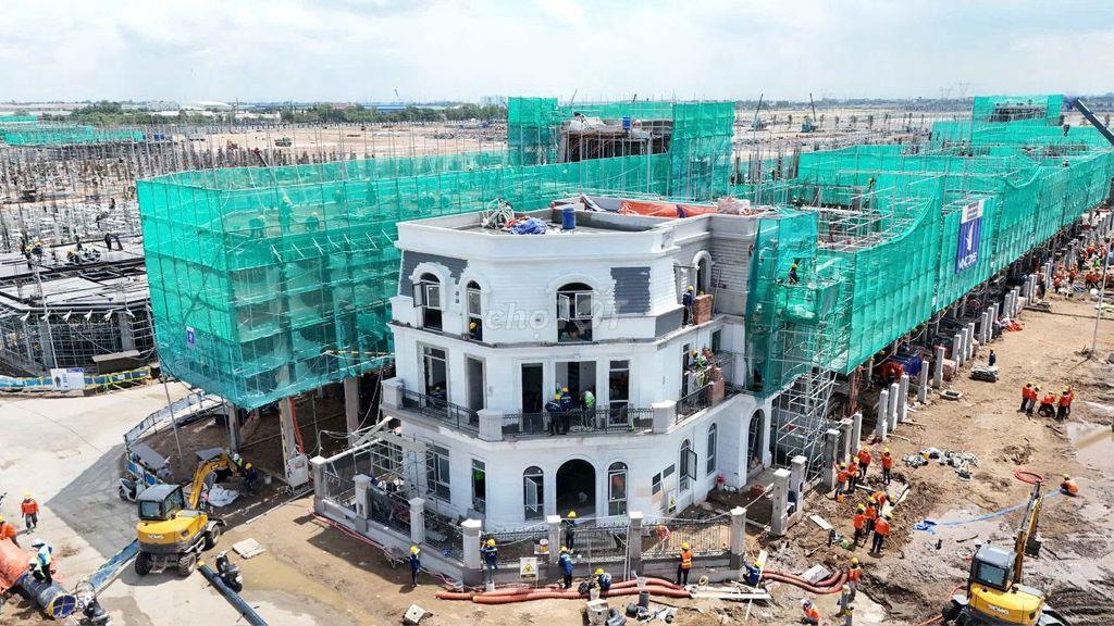 Với 400tr. Có nên mua nhà phố 1tr3 lầu tại KĐT Vinhomes Hóc Môn