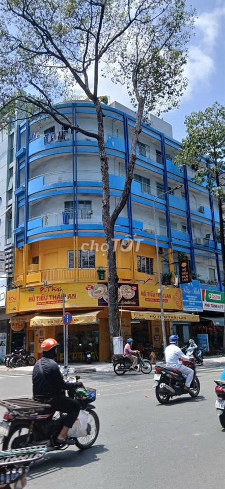 Cho thuê căn góc 2 mặt tiền Q5