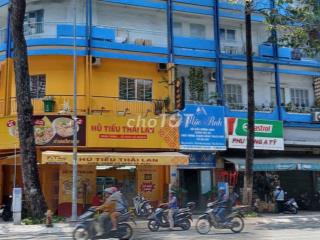 Cho thuê căn góc 2 mặt tiền Q5