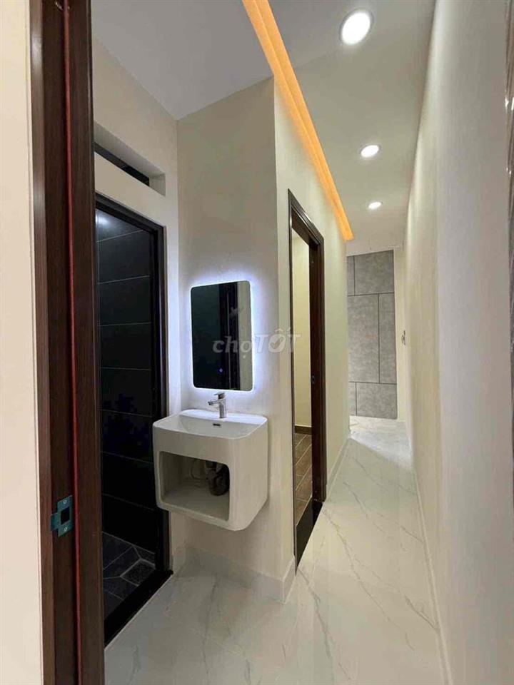 bán nhà gần nhà thờ gần chợ gần trường học tất cả trong bán kính 100 m