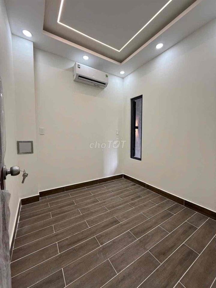 bán nhà gần nhà thờ gần chợ gần trường học tất cả trong bán kính 100 m