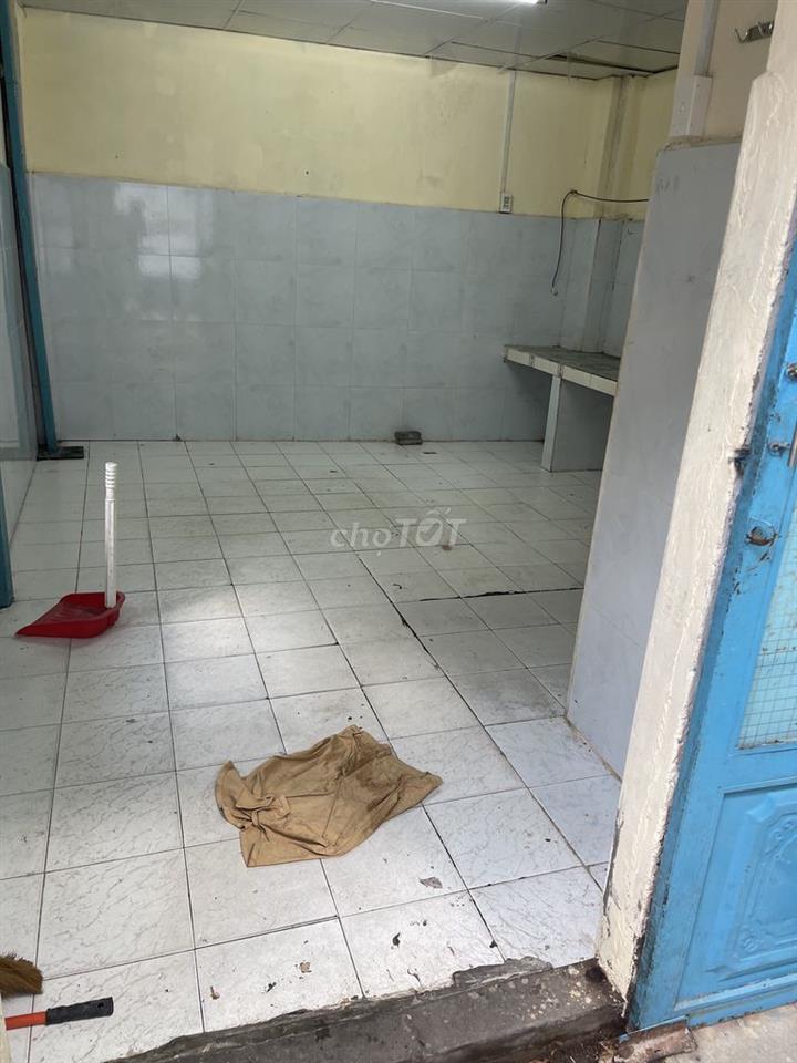 Cho thuê nhà nguyên căn đ nghĩa phát 20m , giá 3tr