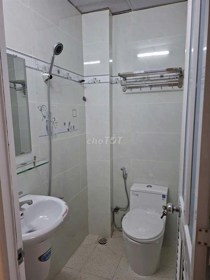 cho thuê nhà nguyên căn( mới sửa xong)