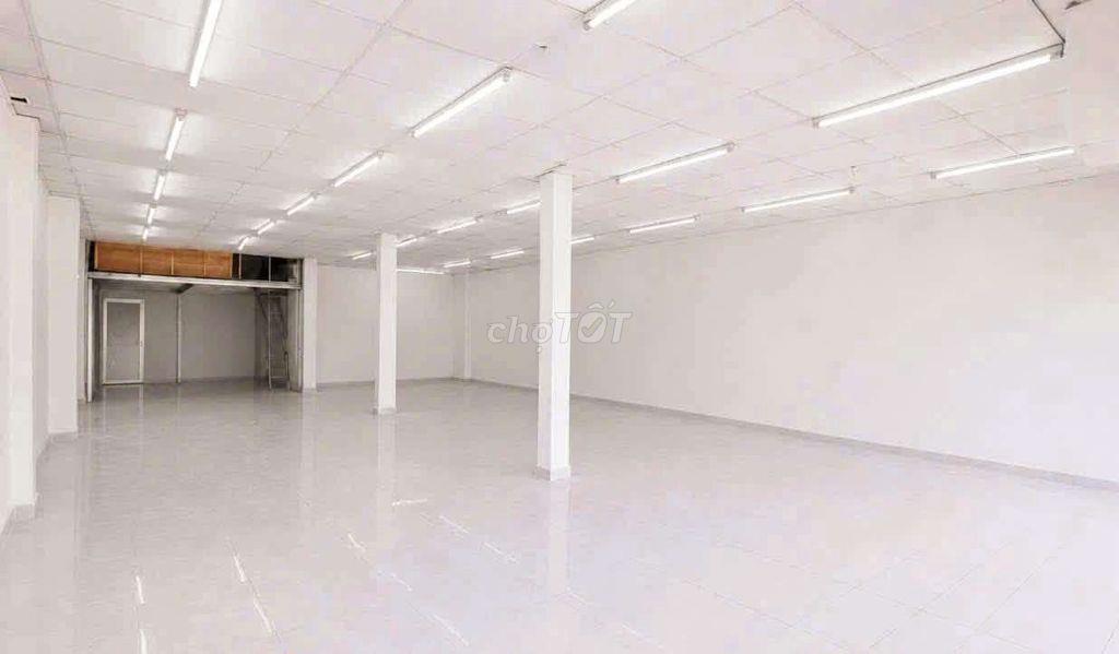 Mặt tiền Trường Chinh, Tân Bình, DT 7*20, trệt lầu, 25 triệu/ tháng