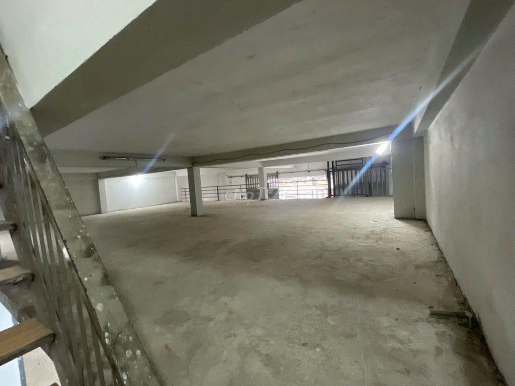 Cho thuê nhà 3 lầu 891 Hương Lộ 2, Bình Tân, hơn 400m2 DTSD, giá rẻ