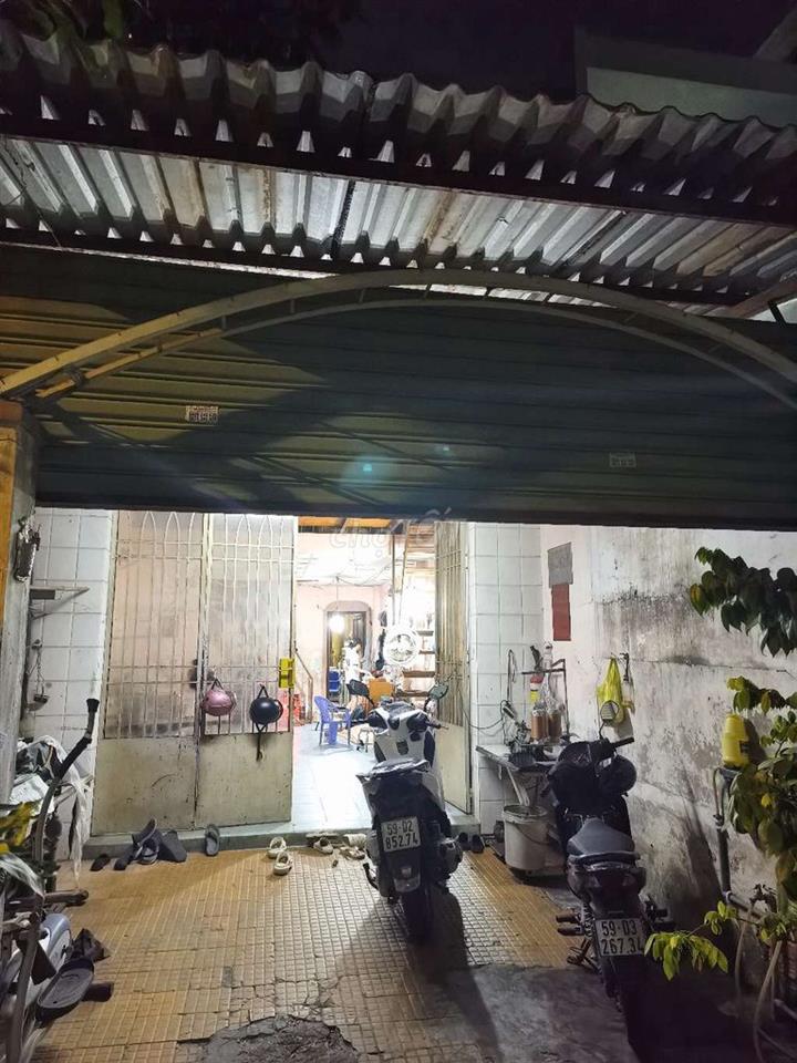 BÁN NHÀ NẰM NGAY ĐƯỜNG LŨY BÁN BÍCH - SỔ HỒNG RIÊNG
