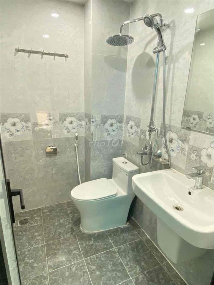 Bán nhà lô góc mặt ngõ rộng xe tải tránh