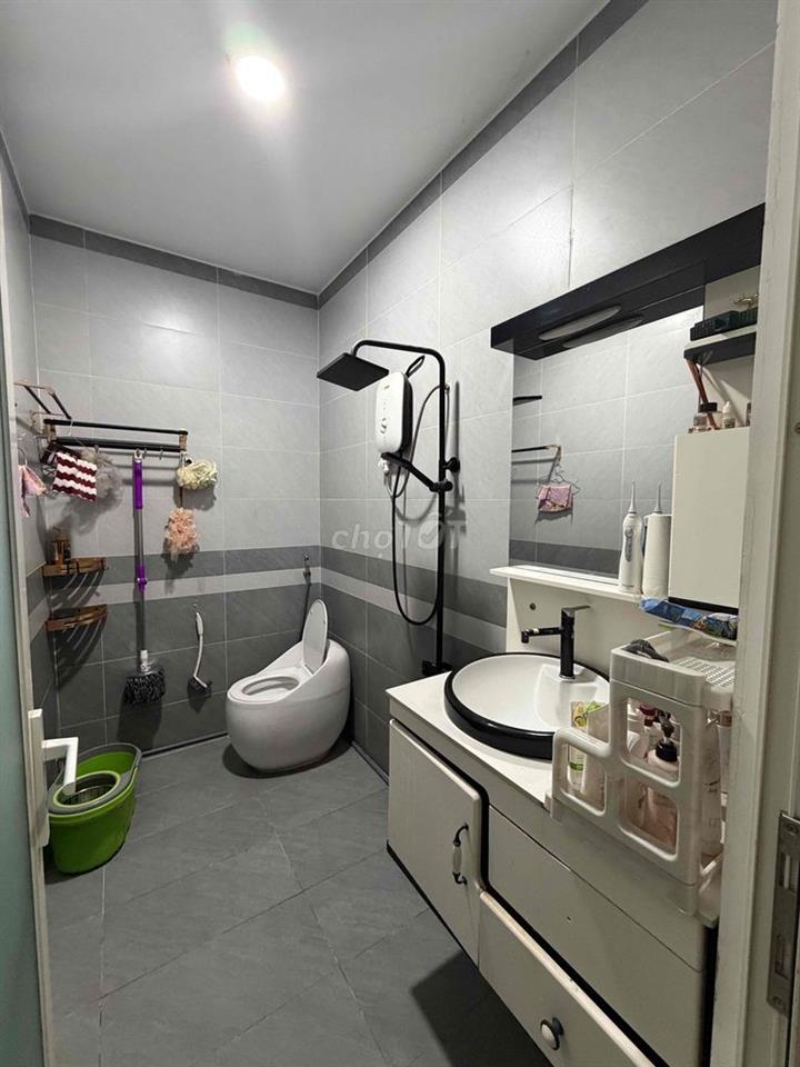 Chính chủ bán nhà đường Trần Hưng Đạo,dt 63.7m2 nhà đẹp sạch sẽ.