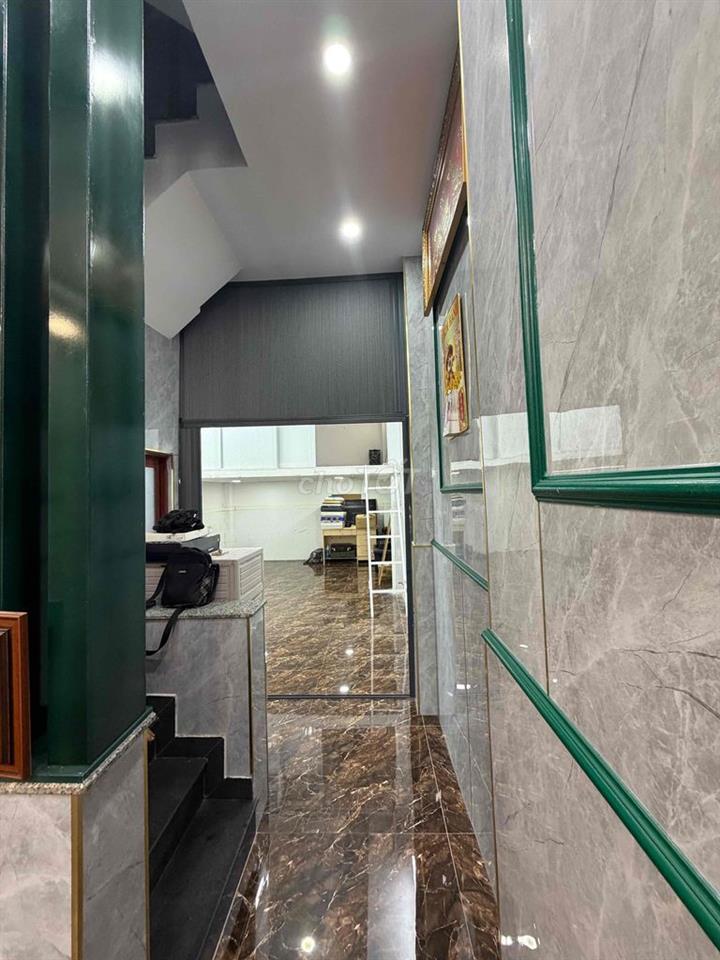 Chính chủ bán nhà đường Trần Hưng Đạo,dt 63.7m2 nhà đẹp sạch sẽ.