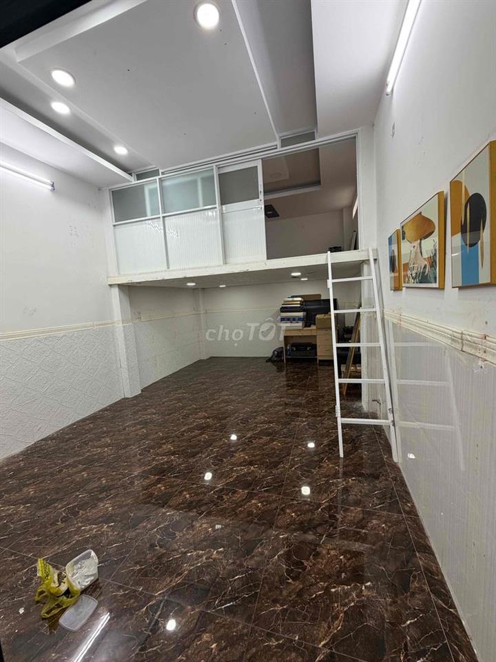 Chính chủ bán nhà đường Trần Hưng Đạo,dt 63.7m2 nhà đẹp sạch sẽ.