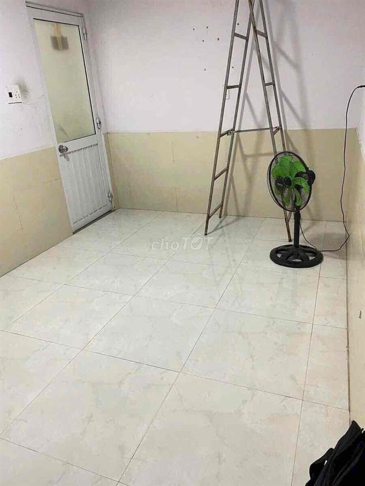cho thuê nhà lầu 90m2 gần Nhà Thờ và Chợ Dĩ An