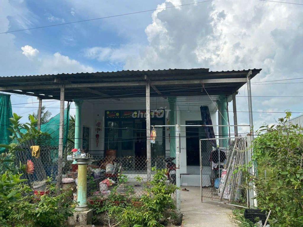 Nhà cấp bốn mặt tiền Kênh 6 