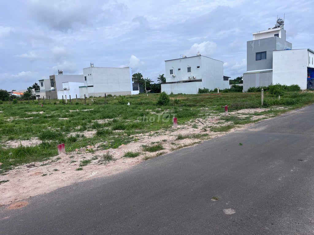Bán Đất 188m2 Đ. Liêu Bình Hương, Tân Thông Hội, SHR, Giá 700 triệu.