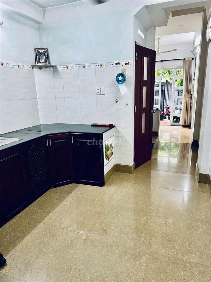 THUÊ NHÀ Cách Mạng Tháng 8.Trệt 2 lầu sân thượng,4Pn 3WC Giá 16tr