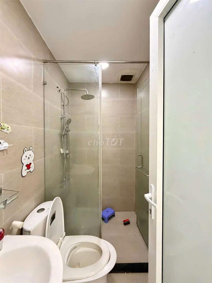 THUÊ NHÀ Cách Mạng Tháng 8.Trệt 2 lầu sân thượng,4Pn 3WC Giá 16tr