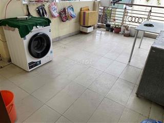 Phòng ban công 3tr8 bao điện nước wifi máy giặt