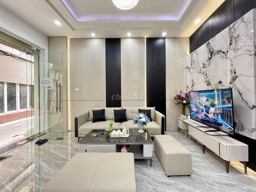 BÁN NHÀ LÔ GÓC NGUYỄN CHÍNH – HOÀNG MAI  NGÕ THÔNG  FULL NỘI THẤT 