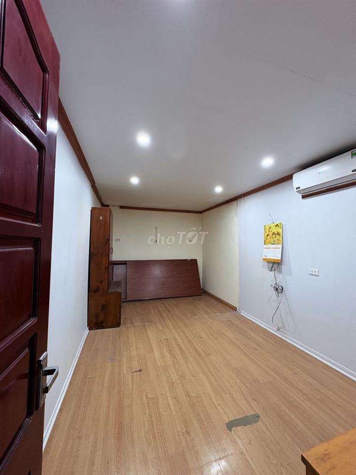 BÁN NHÀ KIM GIANG  - NHÀ ĐẸP MỚI SỬA - SÂN RIÊNG - NỞ HẬU - Ở NGAY