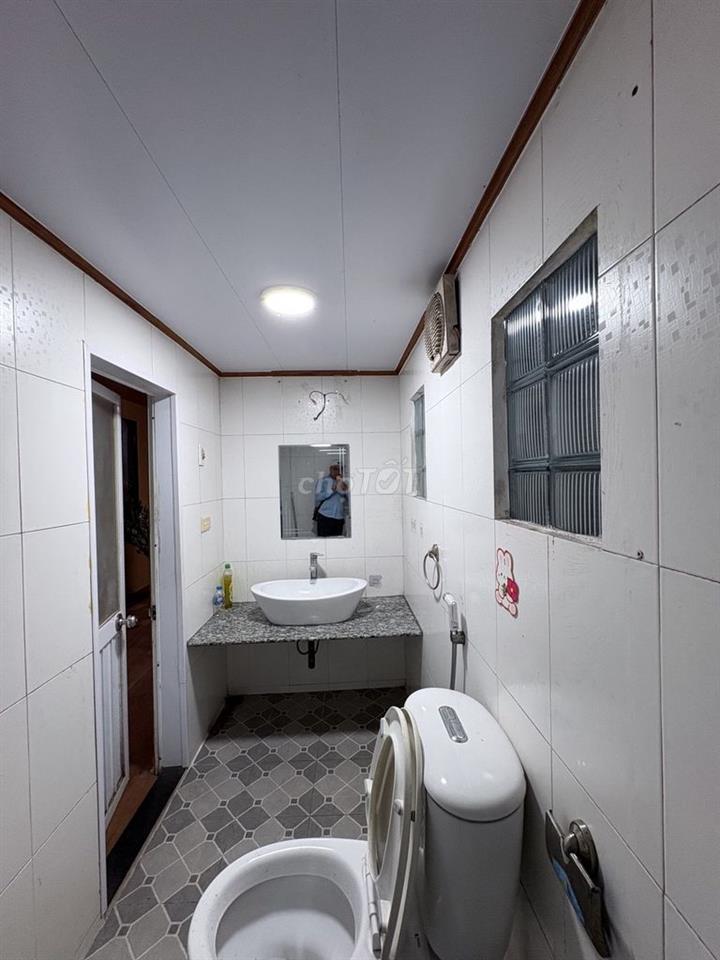 BÁN NHÀ KIM GIANG  - NHÀ ĐẸP MỚI SỬA - SÂN RIÊNG - NỞ HẬU - Ở NGAY