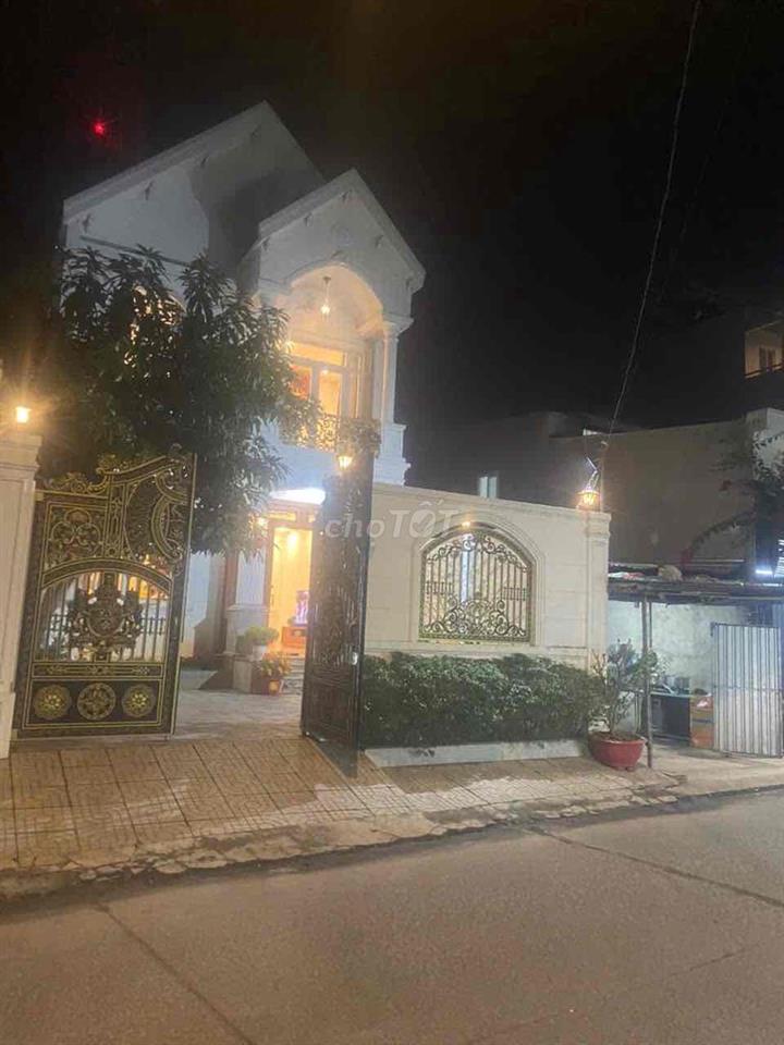 nhà biệt thự bán gấp ( ko dính quy hoạch đền bù )