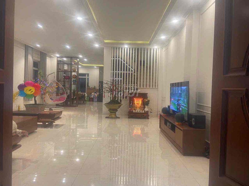 nhà biệt thự bán gấp ( ko dính quy hoạch đền bù )