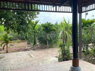 Diện tích 9.747m², khuôn viên rộng, thửa đất có nhiều mặt thoáng, phù