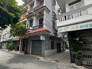 cho thuê phòng ban công, sân thượng riêng