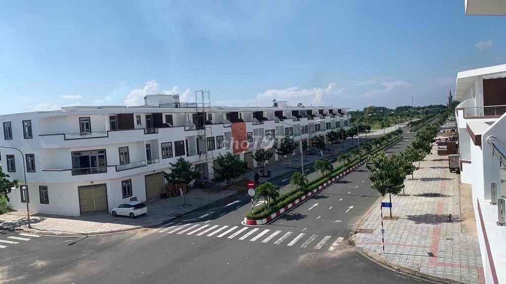 NHÀ PHỐ 3 TẦNG – KDC BÀU XÉO – TRẢNG BOM – ĐƯỜNG 18M – HOÀN CÔNG  Diện