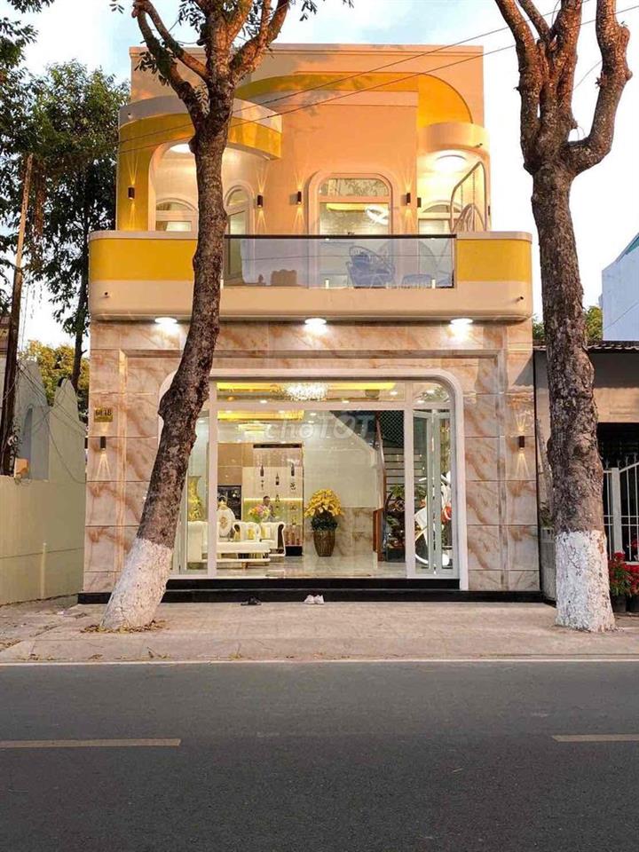 NHÀ MỚI XÂY MẶT TIỀN MẪU THÂN 1 TRUNG TÂM THÀNH PHỐ VĨNH LONG