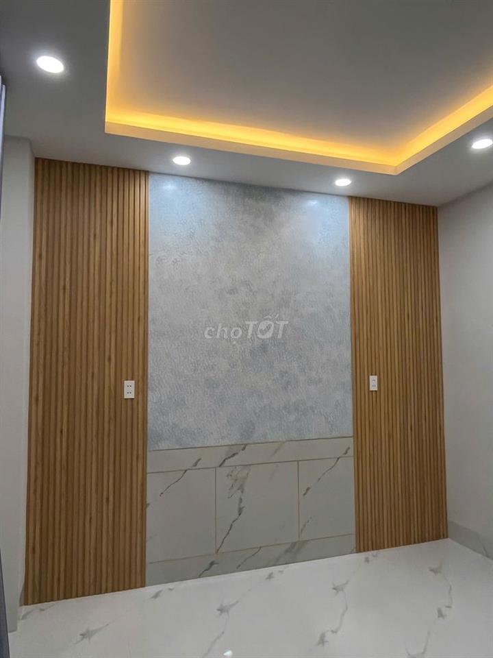 Nhà mới xây cần bán