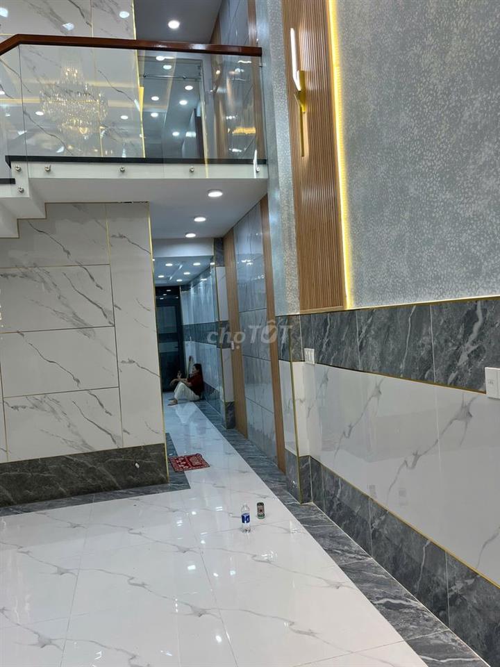 Nhà mới xây cần bán