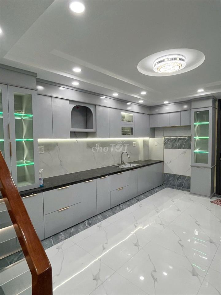 Nhà mới xây cần bán