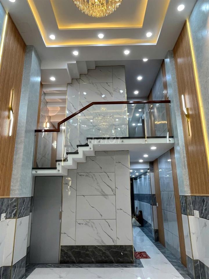 Nhà mới xây cần bán