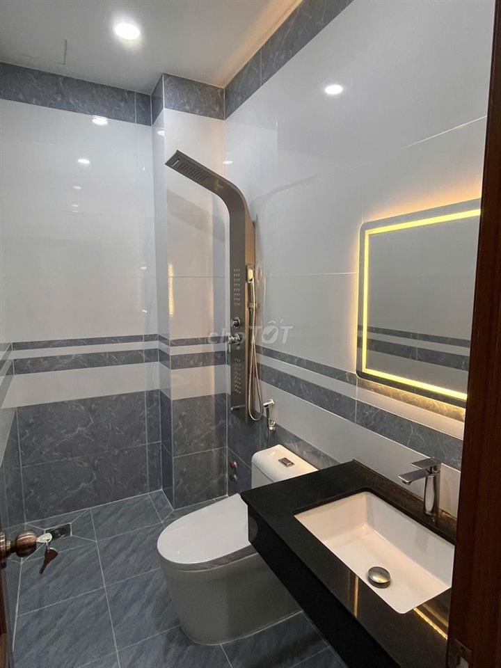 Nhà mới xây cần bán