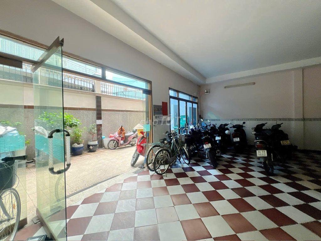 Bán 31CHDV HXH ngay Đầm Sen, nhỉnh 100tr, DT 1.8 tỷ, 3 Tx390m2(19x22)