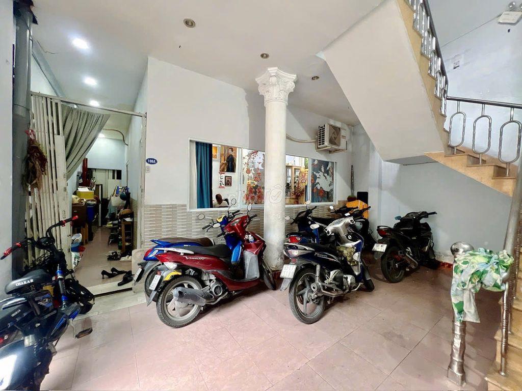 Bán 31CHDV HXH ngay Đầm Sen, nhỉnh 100tr, DT 1.8 tỷ, 3 Tx390m2(19x22)