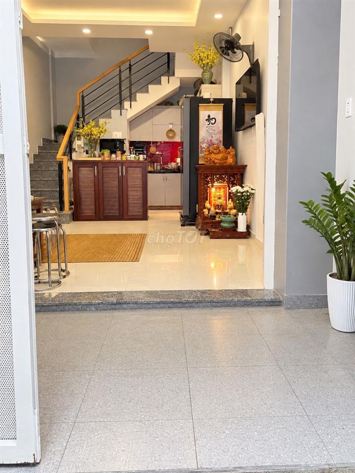 Bán nhà 3 tầng gần AEON Mall Tân Phú, nhỉnh 4 tỷ, 4x8 sổ vuông h.c đủ