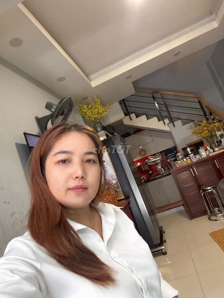 Bán nhà 3 tầng gần AEON Mall Tân Phú, nhỉnh 4 tỷ, 4x8 sổ vuông h.c đủ