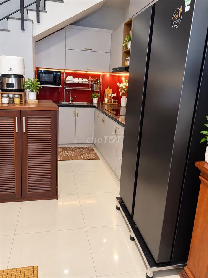 Bán nhà 3 tầng gần AEON Mall Tân Phú, nhỉnh 4 tỷ, 4x8 sổ vuông h.c đủ