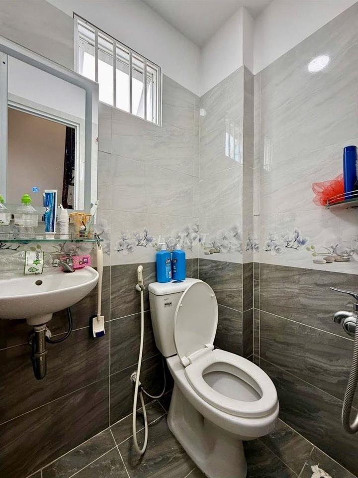 Bán nhà mặt tiên Thích Quãng Đức nhỉnh 3 tỷ, 3 tầng 2PN3WC, Sổ riêng