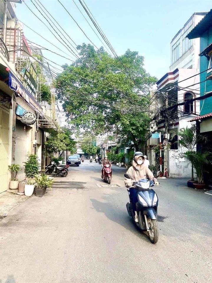 bán nhà mặt tiền ngay công viên làng hoa chỉ nhỉnh 8 tỷ 4 tầng 5PN8WC