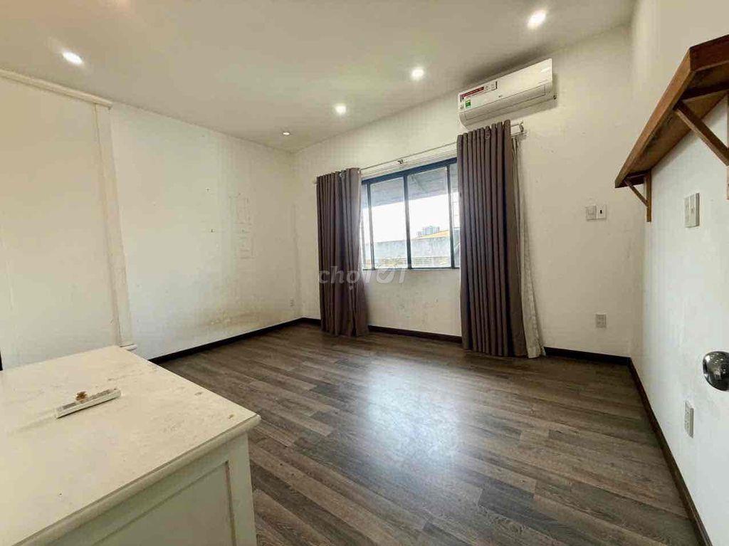 bán chung cư Phan Xích Long có thang máy 49m2 3.35 tỷ full nội thất