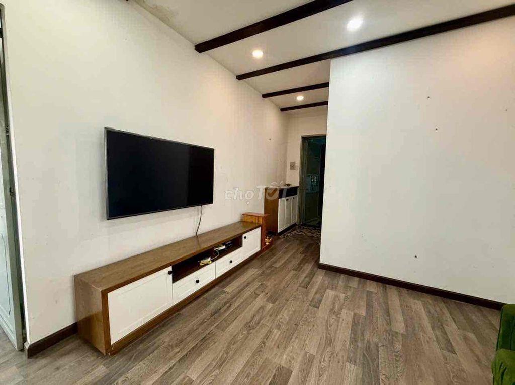 bán chung cư Phan Xích Long có thang máy 49m2 3.35 tỷ full nội thất